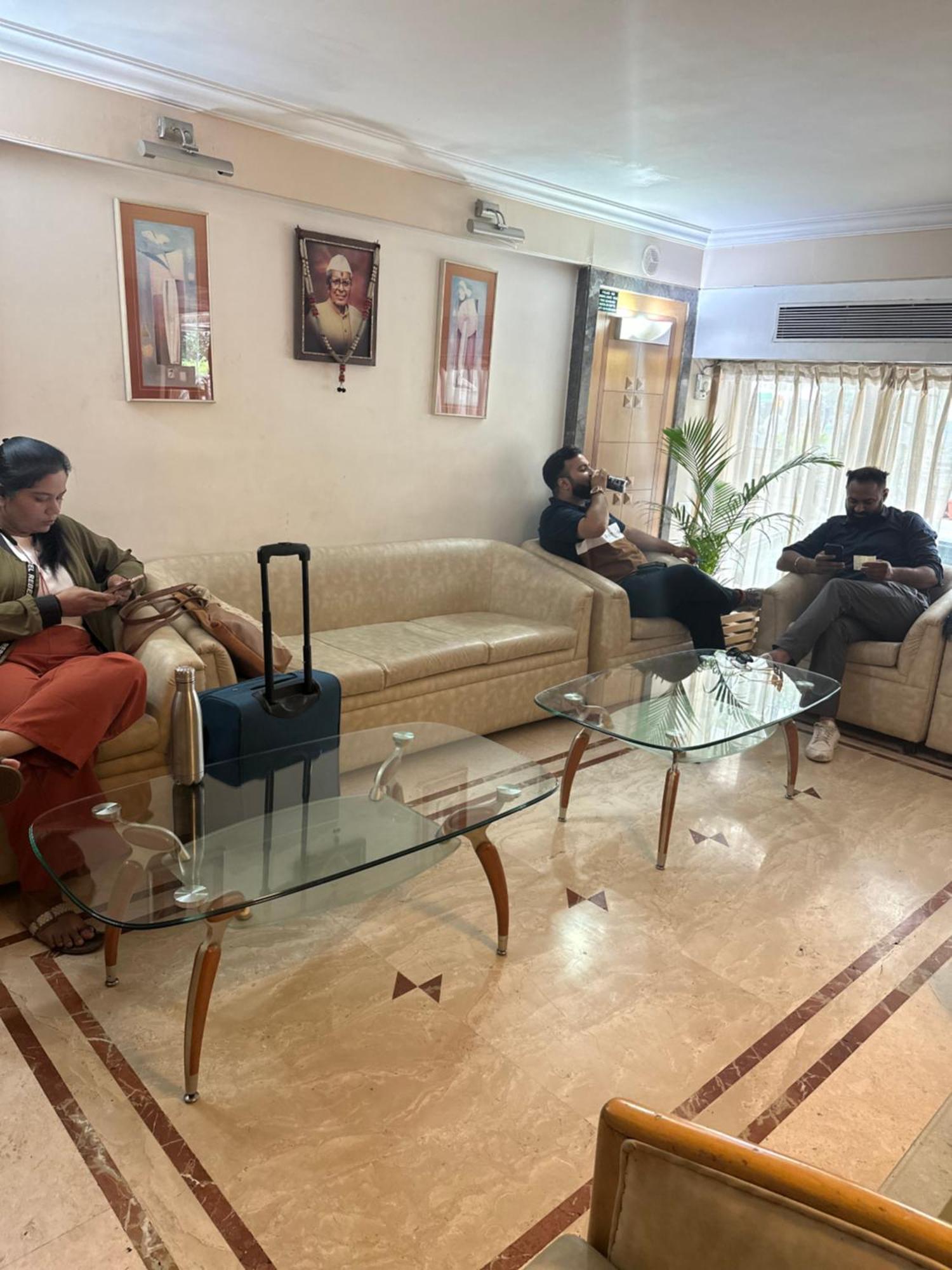 Hotel Ashirwad Πούνε Εξωτερικό φωτογραφία